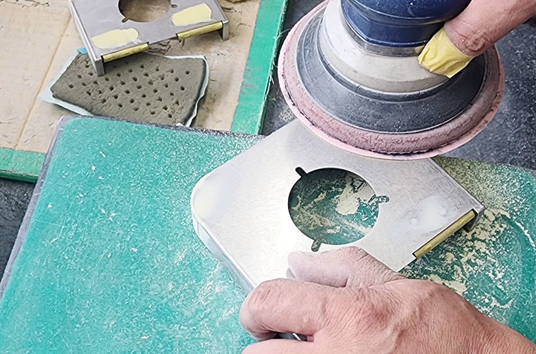 パテ付け:サトウ精密工業|精密機器の焼付塗装|福島県岩瀬郡鏡石町